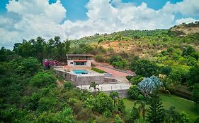 Stayvista'S Lake Mansion - Lakeside Villa With Mountain View, Large Pool & Sprawling Lawn